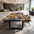 Table rivière personnalisée en résine époxy et bois d'olivier, coloris Midnight à bleu cobalt, référence VQX-472